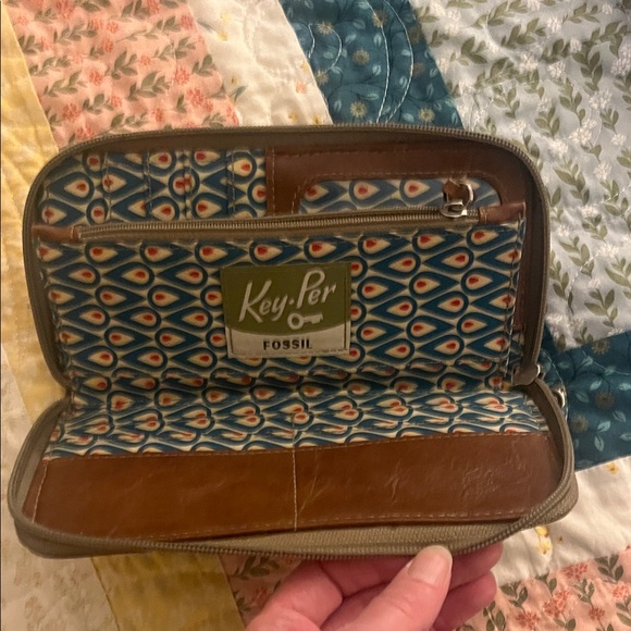 Fossil Keyper Floral Patterned Wallet - Picture 3 of 4